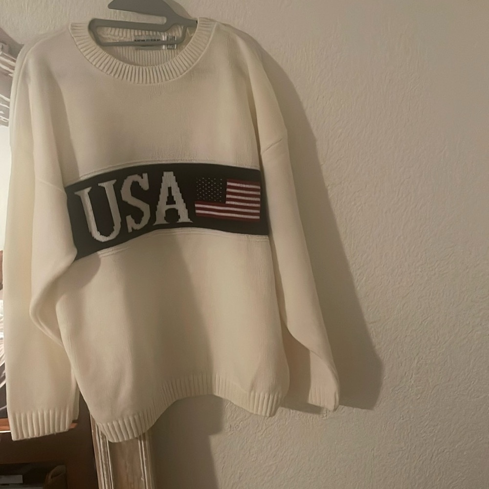 Large USA Sweater New Era